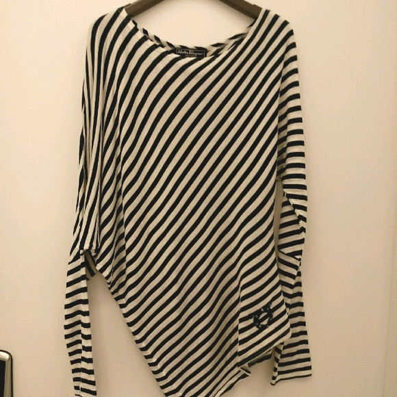 Salvatore Ferragamo asymmetric hem t-shirt - Picture 7 of 8